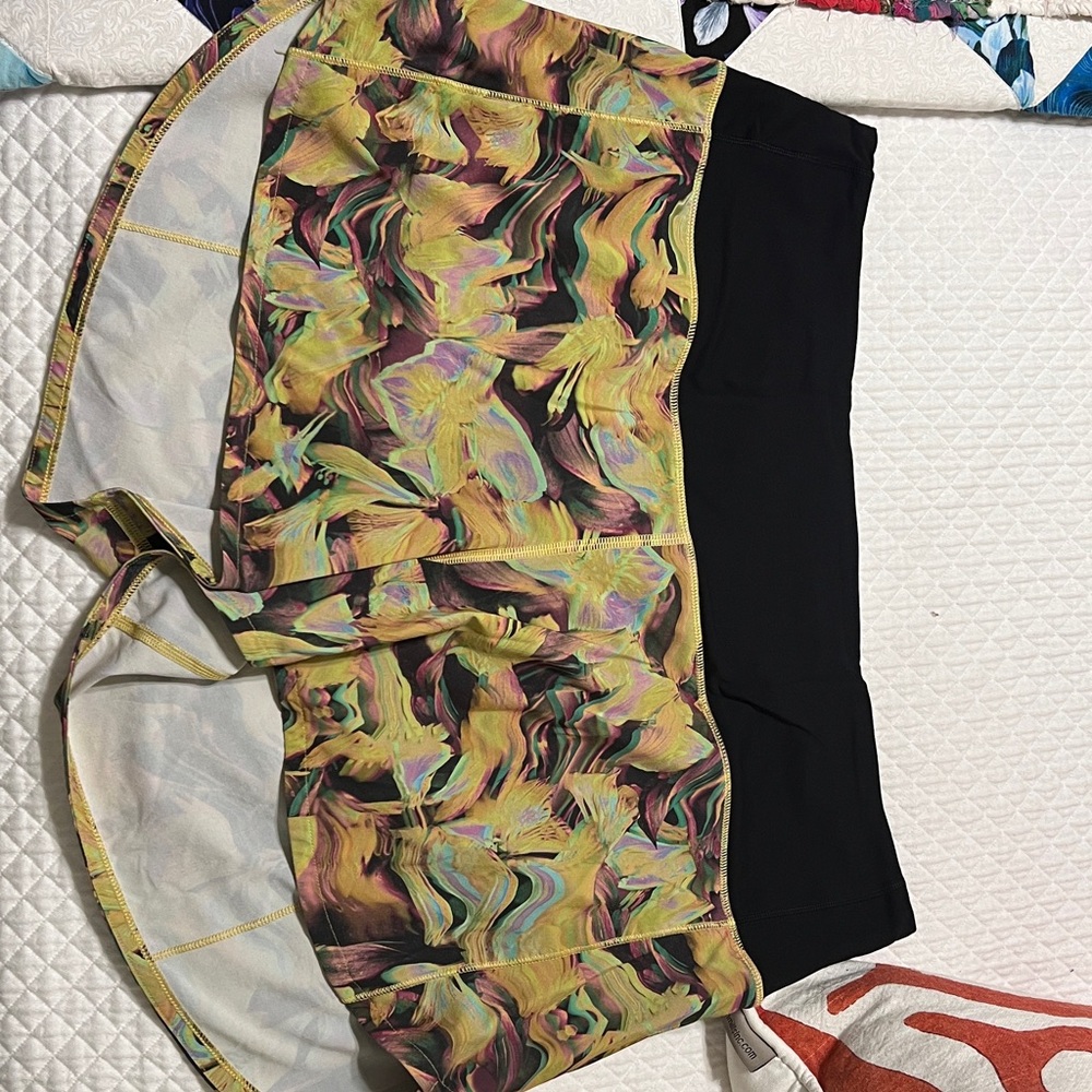 RARE lululemon patterned shorts! - Picture 5 of 10